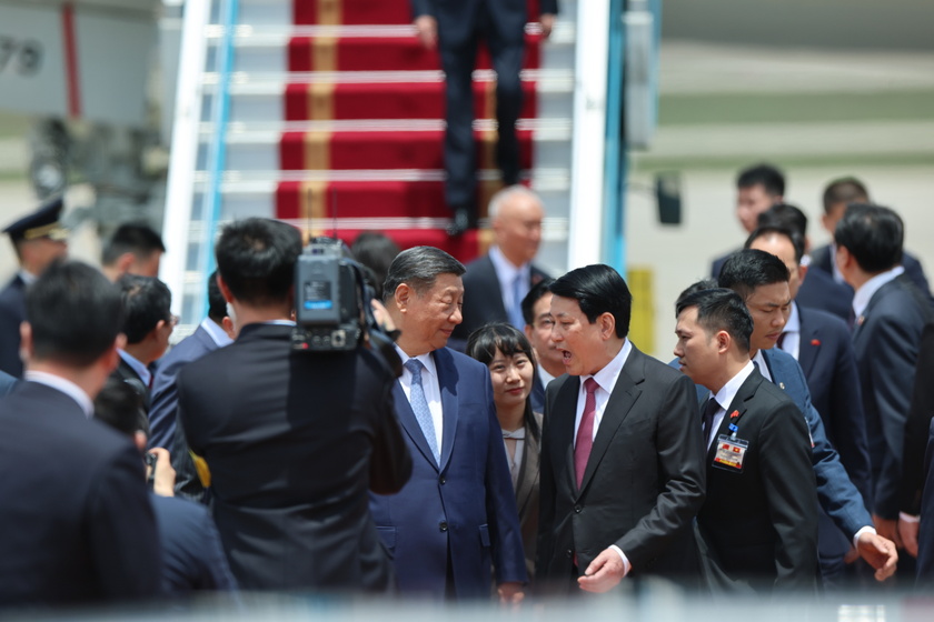 Chinese President Xi Jinping visits Vietnam