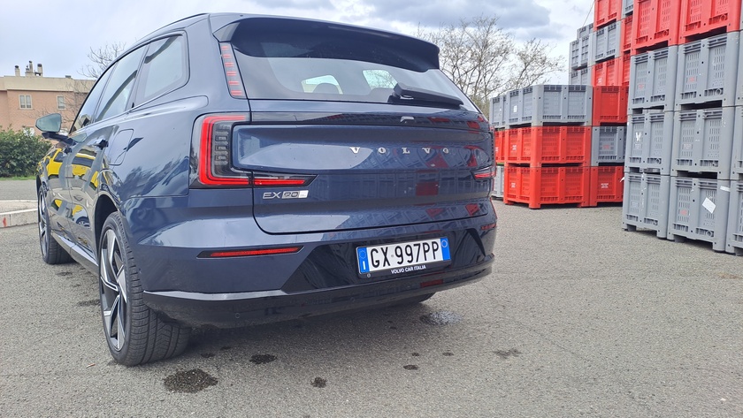 Volvo EX90