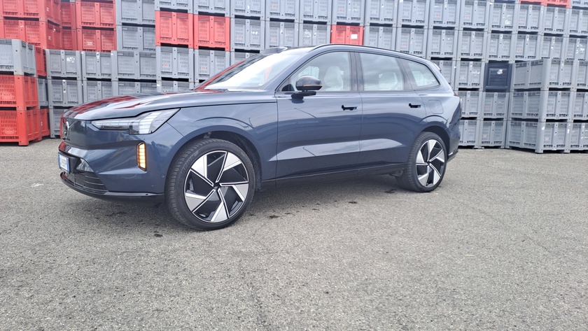 Volvo EX90