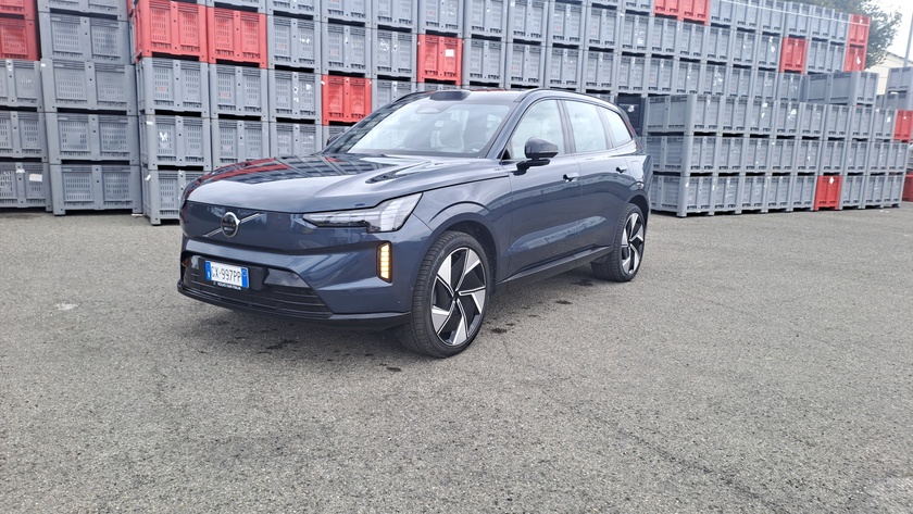 Volvo EX90