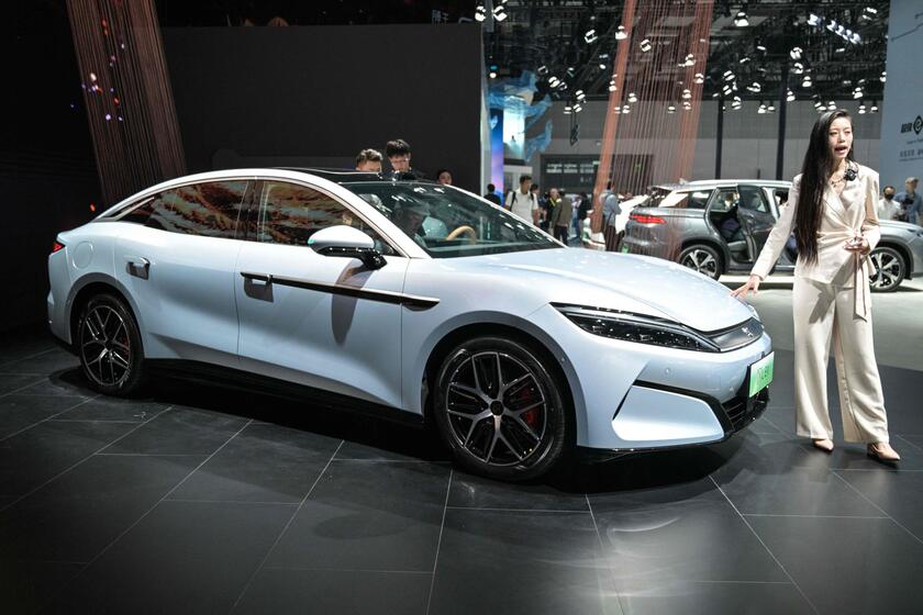 Cina, a Shangai il salone internazionale dell'automobile