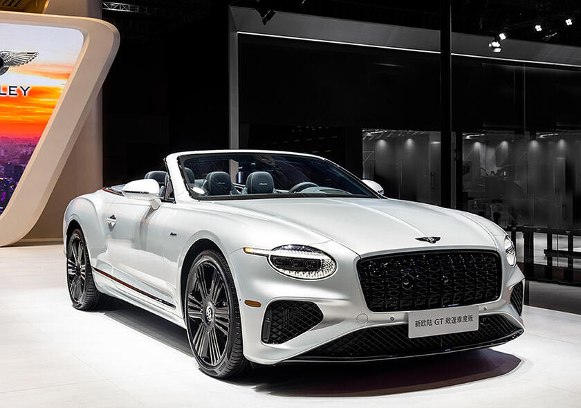 Nuove Bentley Continental GT e Flying Spur versione Azure
