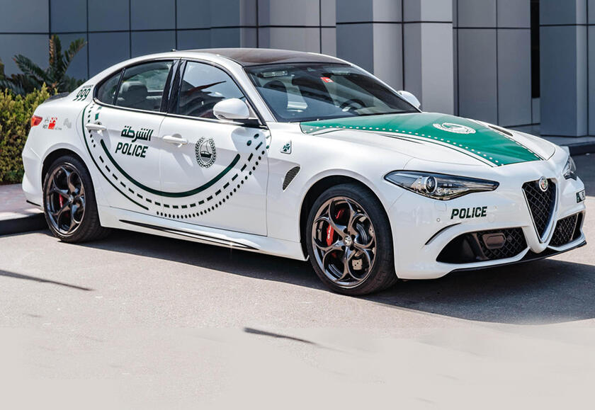 Si allarga la flotta superlusso della polizia di Dubai