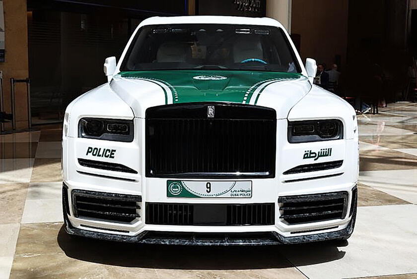 Si allarga la flotta superlusso della polizia di Dubai