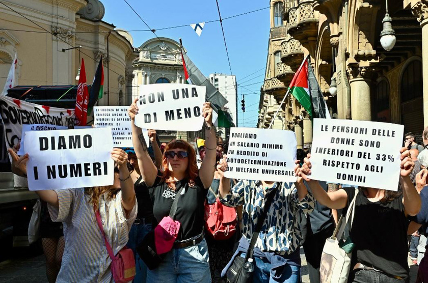 Primo Maggio, corteo a Torino partito da piazza Vittorio