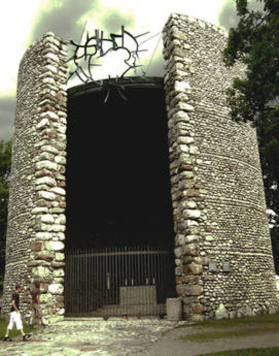 Un luogo di culto a Dachau. Il campo, che si trova nei pressi di Monaco di Baviera, fu il primo ad  essere aperto nel 1933 per i prigionieri politici, e aveva un blocco riservato ai sacerdoti  ('Pfarrerblock'). © Ansa