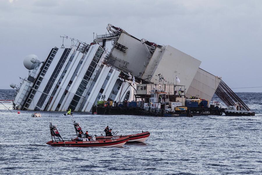 Concordia, la sfida impossibile in 20 foto © Ansa