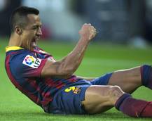 Alexis Sanchez si diverte a fare il Messi