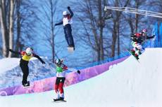 Snowboard donne,  sorrisi e acrobazie