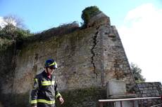 Volterra, dopo i crolli,riapre la piazza