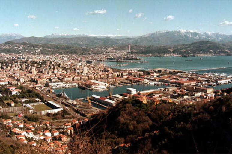 VEDUTA DELLA CITTA ' DI LA SPEZIA [ARCHIVE MATERIAL 19991122 ] - RIPRODUZIONE RISERVATA