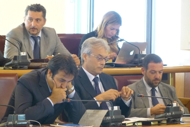 - RIPRODUZIONE RISERVATA