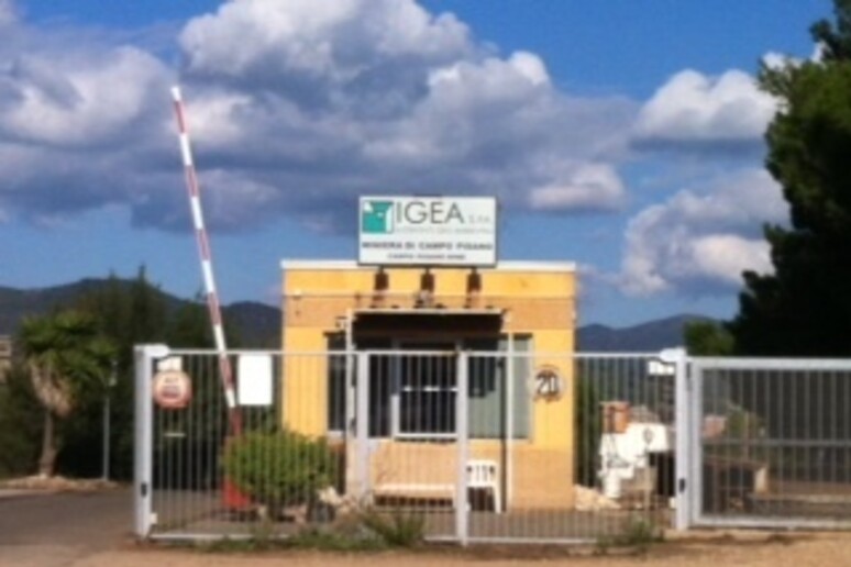 - RIPRODUZIONE RISERVATA