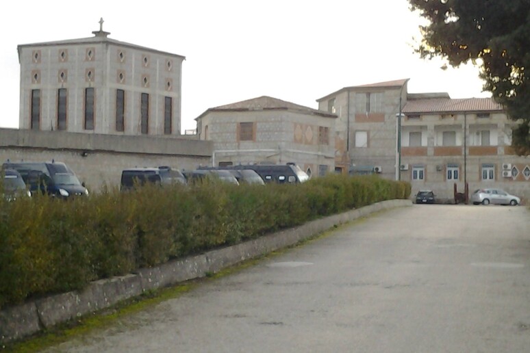 -     RIPRODUZIONE RISERVATA