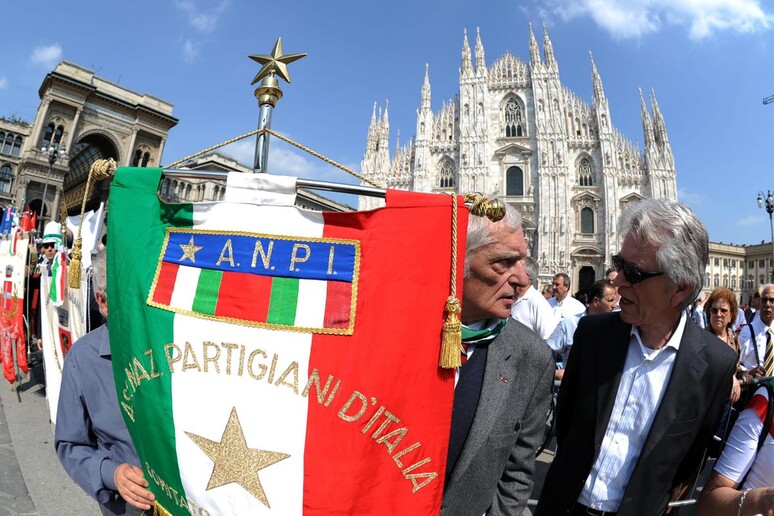 - RIPRODUZIONE RISERVATA