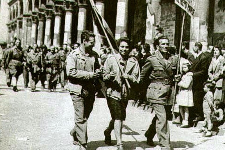 - RIPRODUZIONE RISERVATA
