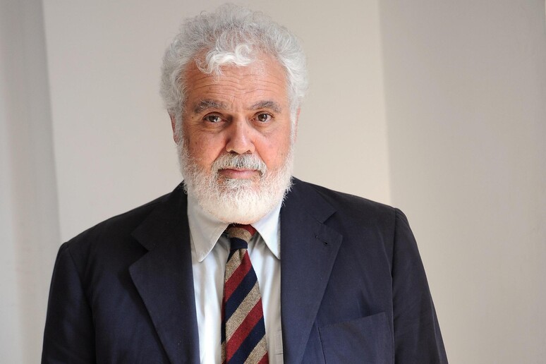 - RIPRODUZIONE RISERVATA