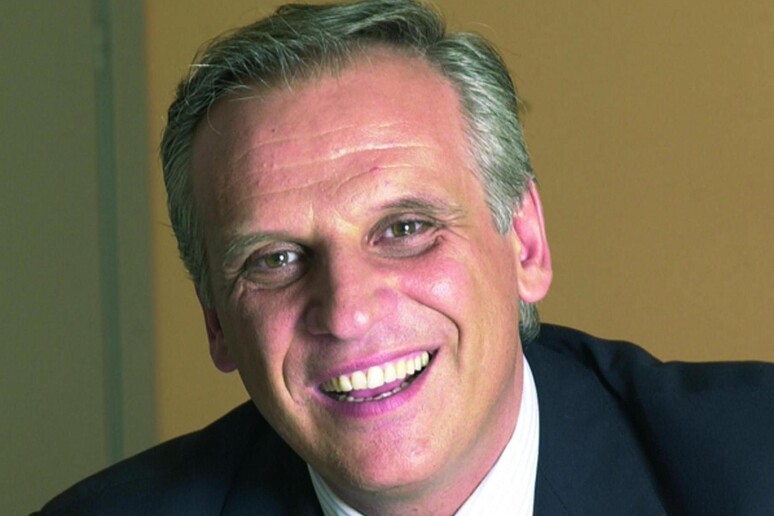- RIPRODUZIONE RISERVATA