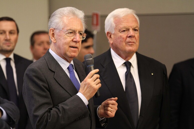 - RIPRODUZIONE RISERVATA