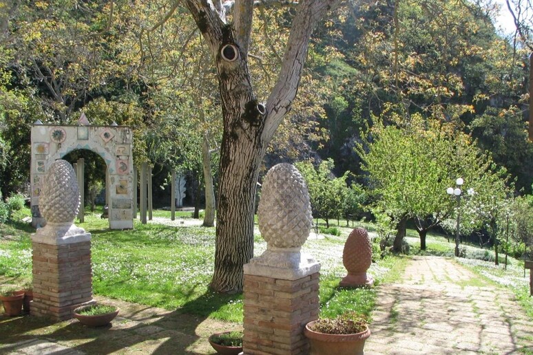 - RIPRODUZIONE RISERVATA