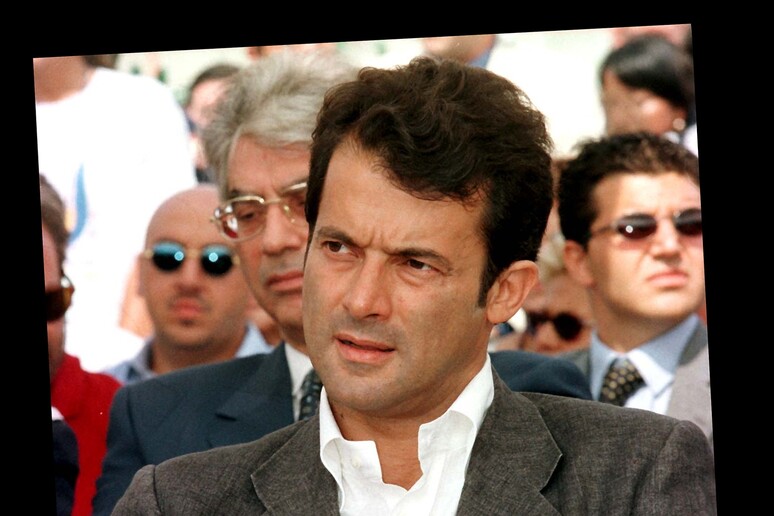 - RIPRODUZIONE RISERVATA