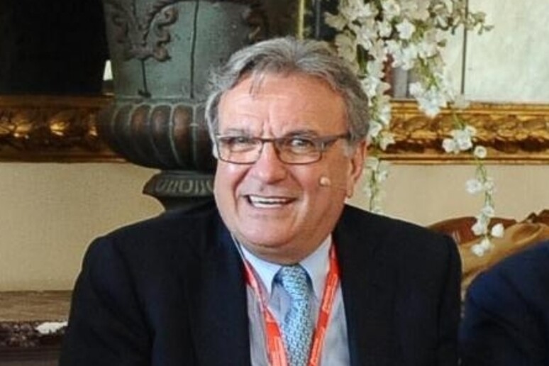 - RIPRODUZIONE RISERVATA
