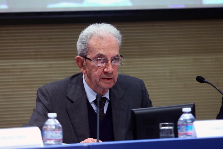 - RIPRODUZIONE RISERVATA