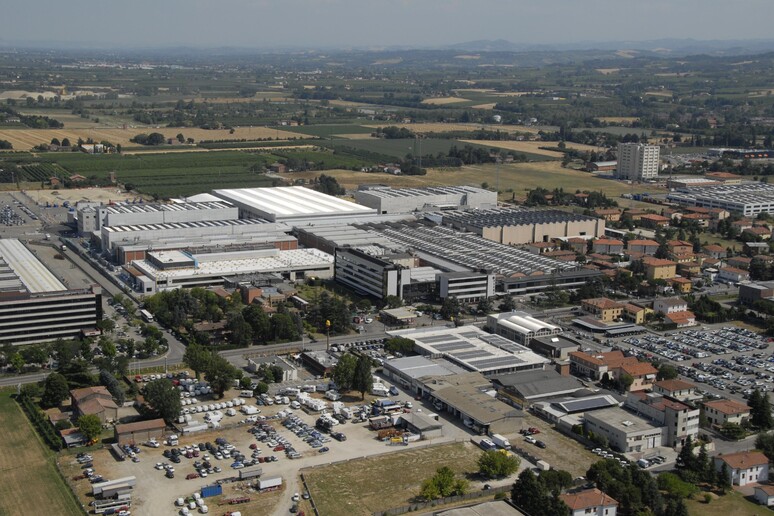 - RIPRODUZIONE RISERVATA