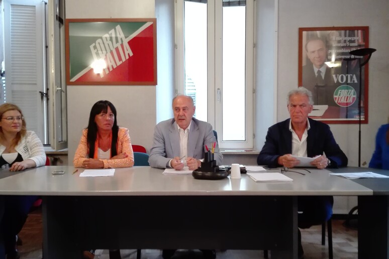 - RIPRODUZIONE RISERVATA