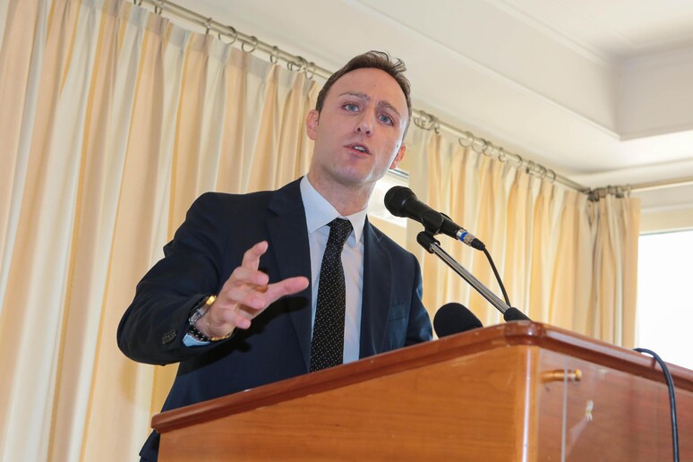 - RIPRODUZIONE RISERVATA