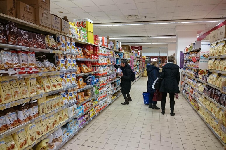 - RIPRODUZIONE RISERVATA