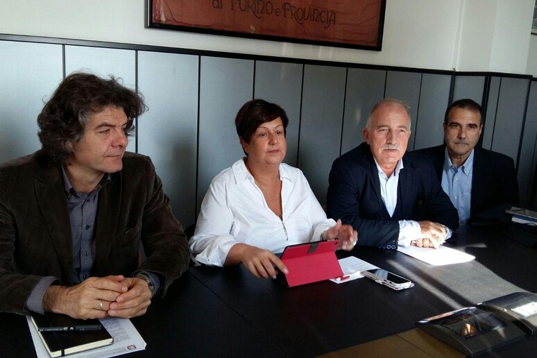 - RIPRODUZIONE RISERVATA