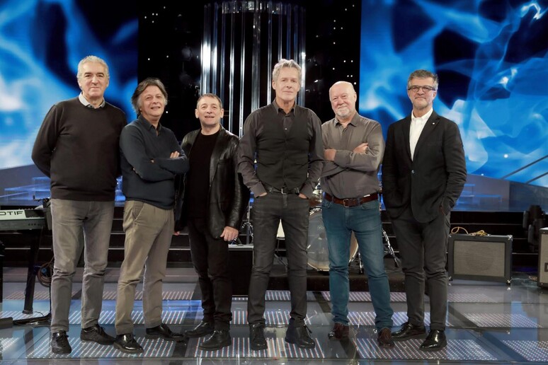 SANREMO 2018 - Commissione musicale - da sx Massimo Giuliano, Massimo Martelli, Duccio Forzano,  Claudio Baglioni, Geoff Westley, Claudio Fasulo foto di Iwan Palombi - RIPRODUZIONE RISERVATA