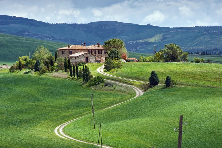 - RIPRODUZIONE RISERVATA
