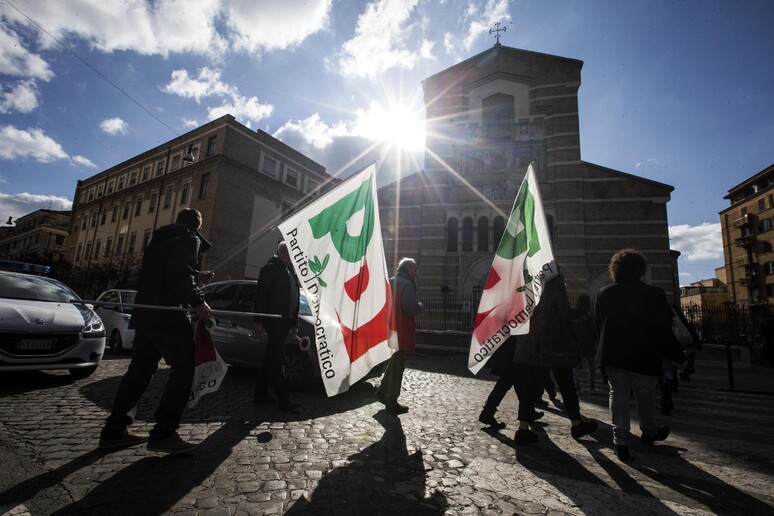 Una manifestazione del Pd - RIPRODUZIONE RISERVATA