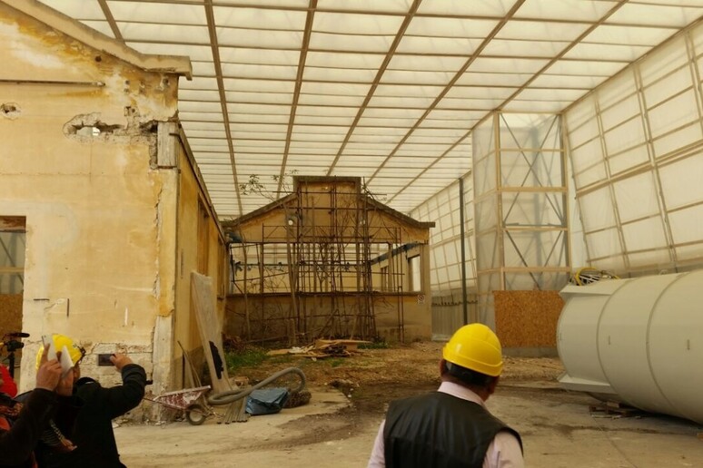 - RIPRODUZIONE RISERVATA