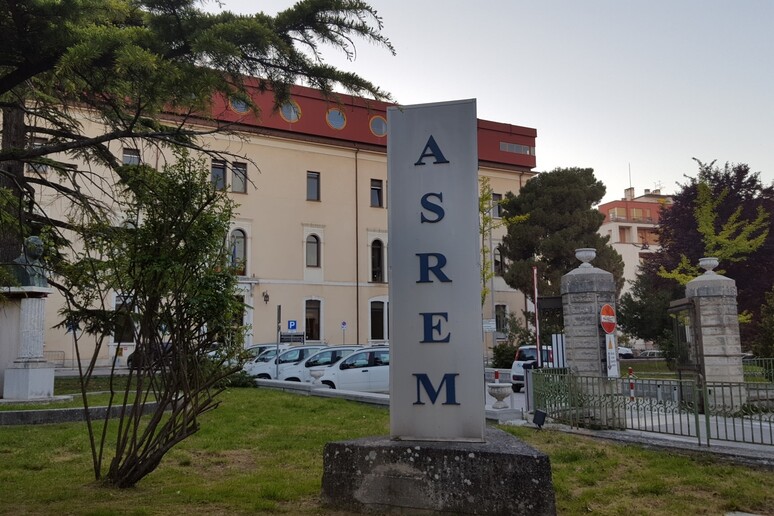- RIPRODUZIONE RISERVATA