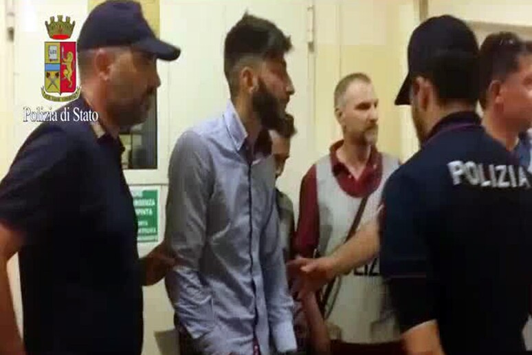 - RIPRODUZIONE RISERVATA