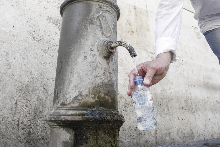 - RIPRODUZIONE RISERVATA