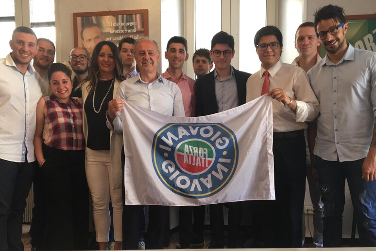 - RIPRODUZIONE RISERVATA