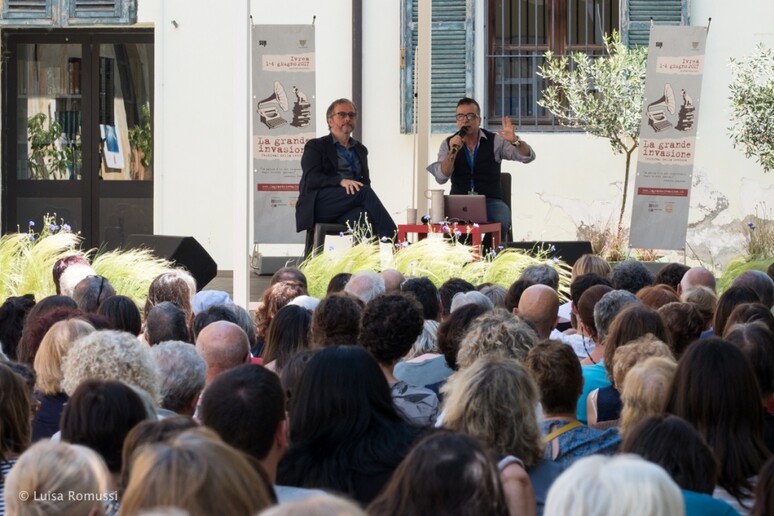 - RIPRODUZIONE RISERVATA