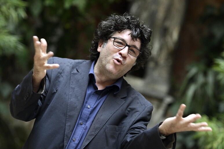- RIPRODUZIONE RISERVATA