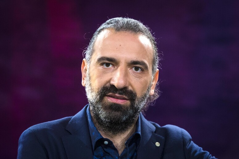 - RIPRODUZIONE RISERVATA