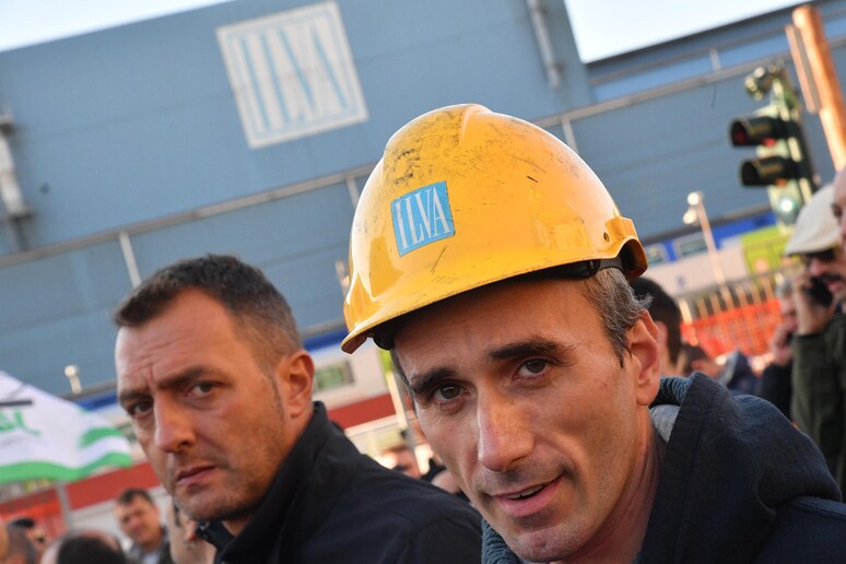 - RIPRODUZIONE RISERVATA
