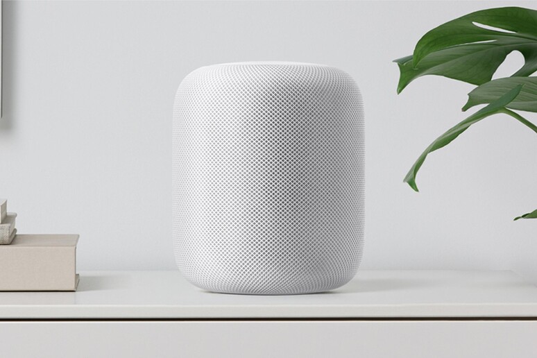 Siri e Alexa, rischio hacker da comandi non udibili - RIPRODUZIONE RISERVATA