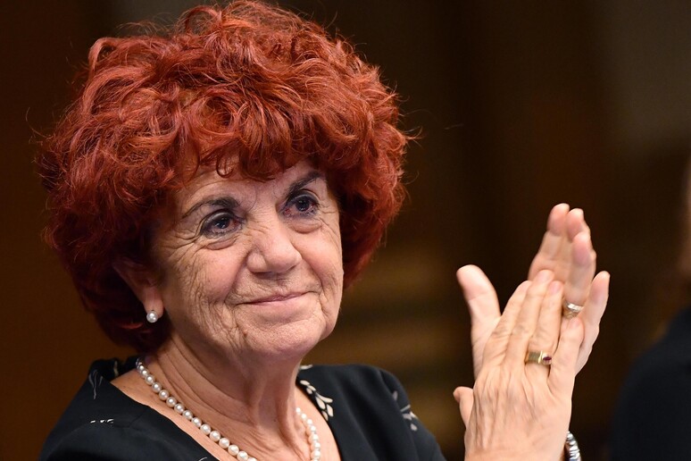 - RIPRODUZIONE RISERVATA