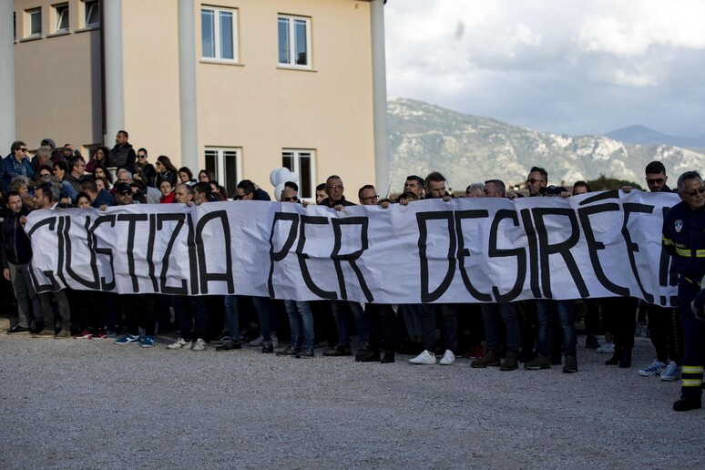 - RIPRODUZIONE RISERVATA