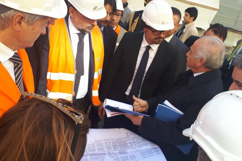 - RIPRODUZIONE RISERVATA