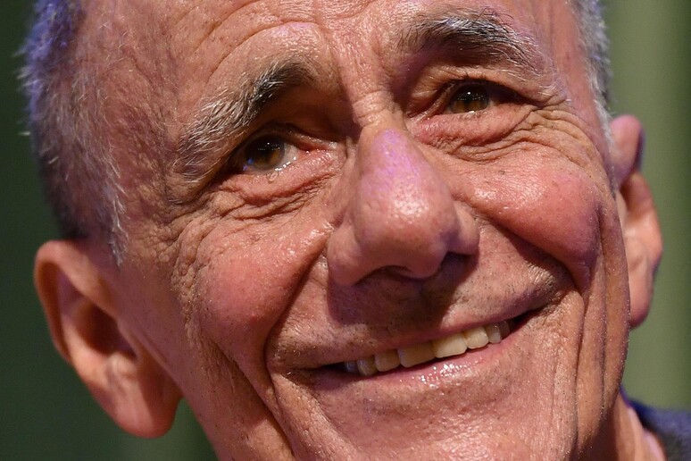 - RIPRODUZIONE RISERVATA