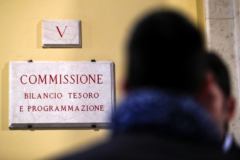 La targa della commissione Bilancio - RIPRODUZIONE RISERVATA